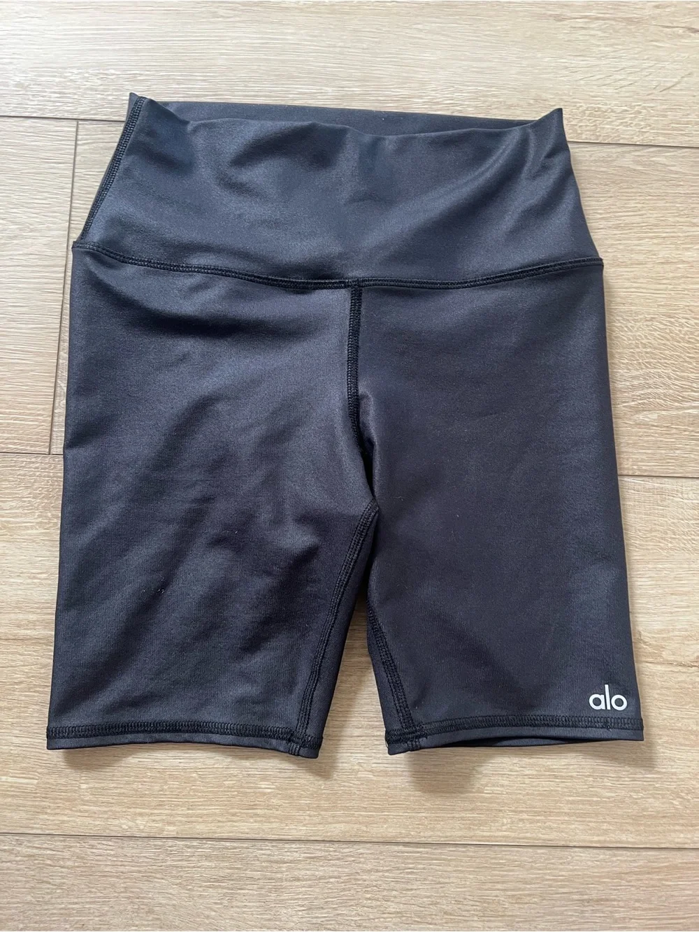 Alo Airlift High-Waist Black Bike Shorts women’s size S
